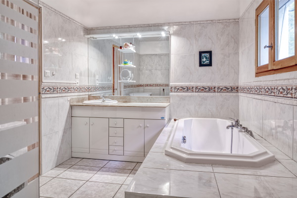 Bain